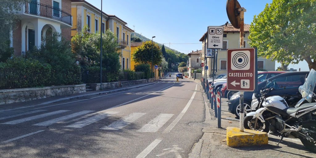Castelletto di Brenzone Ortsschild Zentrum