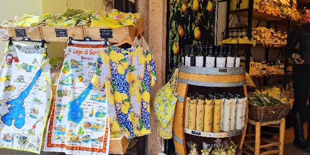 Limone Sul Garda Altstadt Shopping